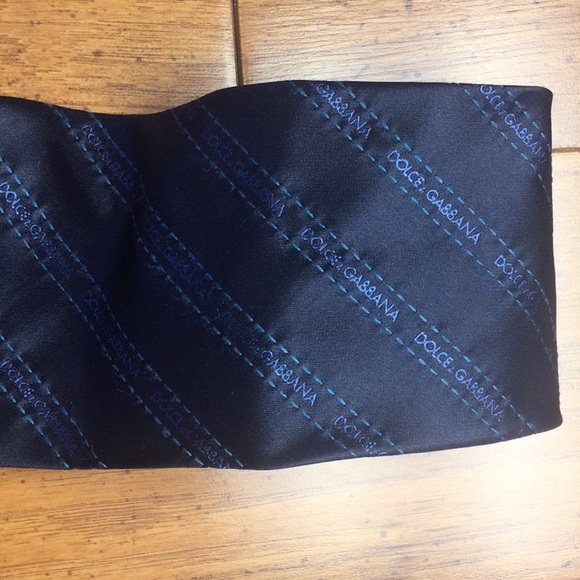 Silk Dolce & Gabbana tie - Picture 2 of 3